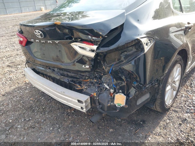 4T1B11HK9JU082723 Toyota CAMRY LE