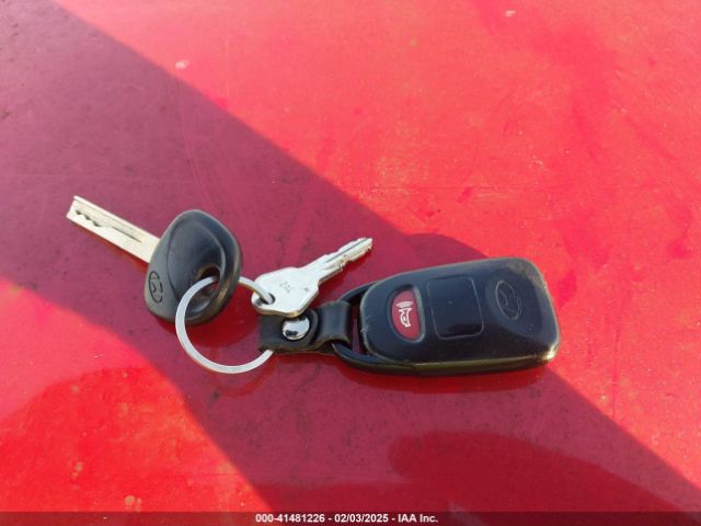 KMHTC6AD2GU272637 Hyundai Veloster