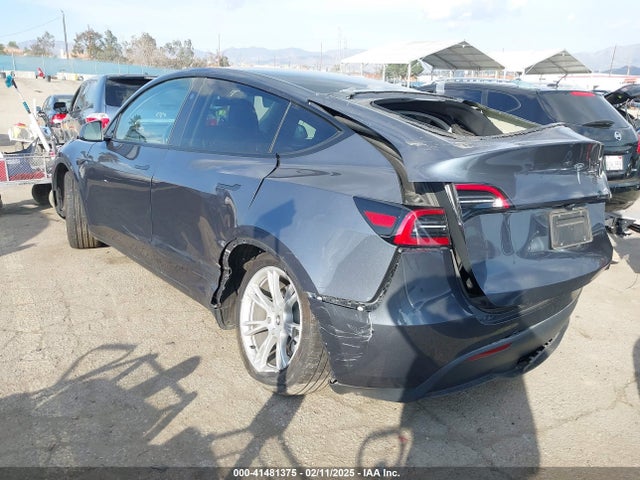 2023 TESLA MODEL Y 7SAYGDEE4PA205083 Photo 2