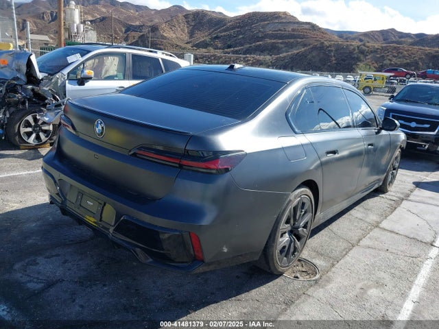 2023 BMW 740 WBA23EH07PCM81629 Photo 3