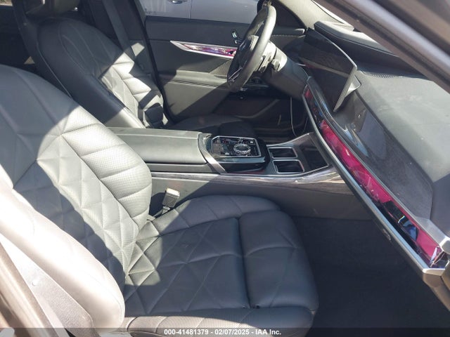2023 BMW 740 WBA23EH07PCM81629 Photo 4