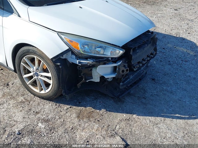 Ford FOCUS SE 2016 1FADP3F20GL266320 Image 13