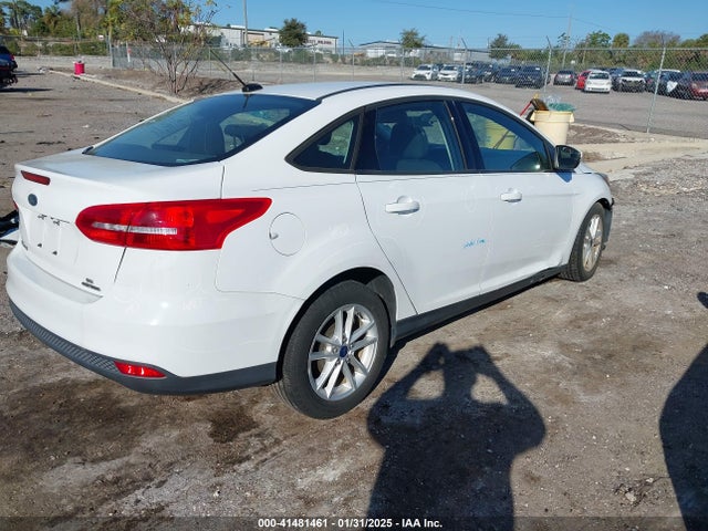 Ford FOCUS SE 2016 1FADP3F20GL266320 Image 4