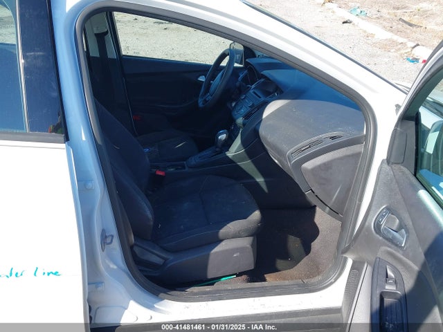 Ford FOCUS SE 2016 1FADP3F20GL266320 Image 5