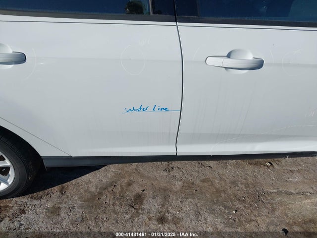 Ford FOCUS SE 2016 1FADP3F20GL266320 Image 6
