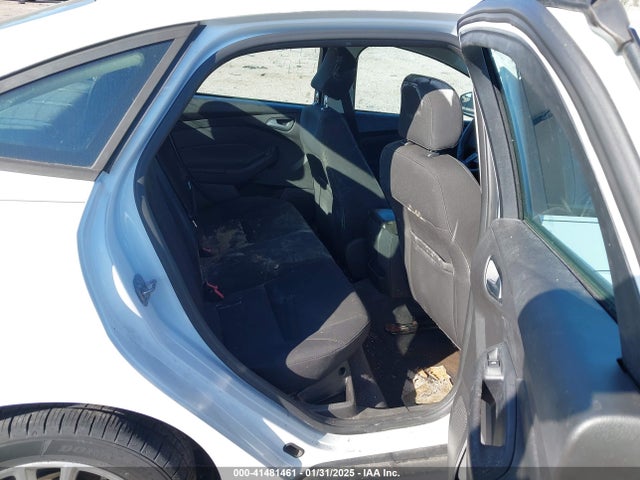 Ford FOCUS SE 2016 1FADP3F20GL266320 Image 8