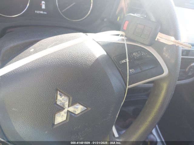 JA4AD2A38KZ010698 Mitsubishi Outlander Es