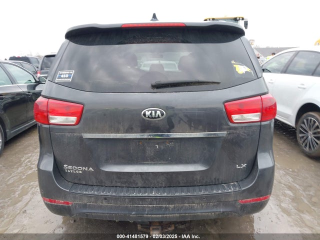 KIA SEDONA LX 2016 KNDMB5C17G6127395 Image 16