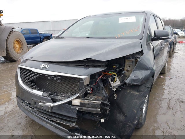 KIA SEDONA LX 2016 KNDMB5C17G6127395 Image 2