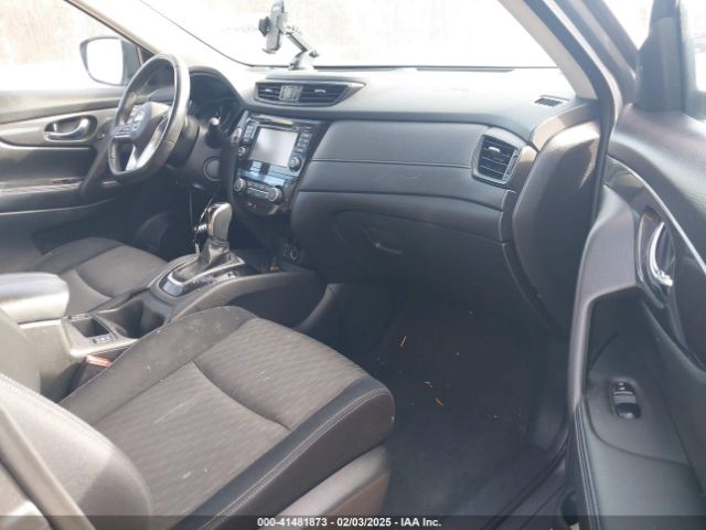 JN8AT2MV9HW028339 Nissan ROGUE SV