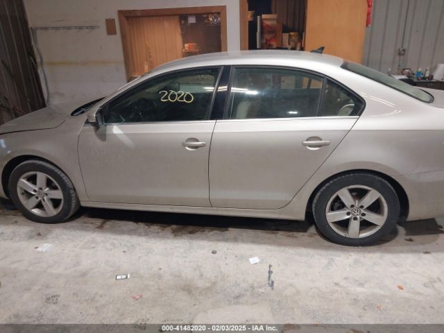 3VW3L7AJ6EM237033 Volkswagen Jetta 2.0l Tdi