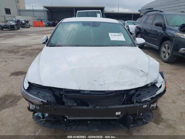 KMHLL4DG4RU851495 Hyundai ELANTRA SE