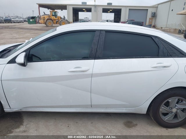 KMHLL4DG4RU851495 Hyundai ELANTRA SE