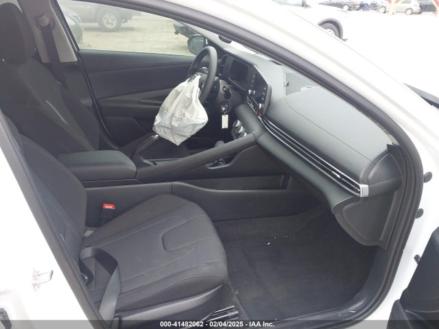 KMHLL4DG4RU851495 Hyundai ELANTRA SE