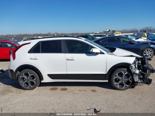 KNDCR3LE0R5146510 KIA Niro Ex Touring