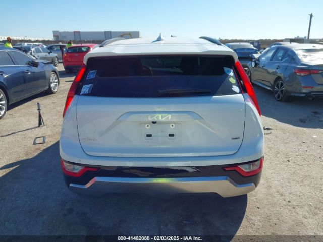 KNDCR3LE0R5146510 KIA Niro Ex Touring
