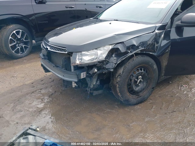 1G1PA5SG5E7472706 Chevrolet Cruze Ls Auto