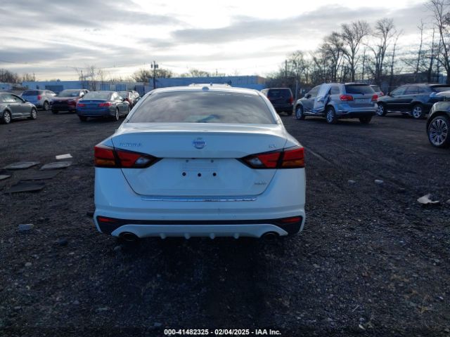 1N4BL4DW7MN311171 Nissan Altima Sv Intelligent Awd