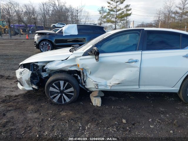 1N4BL4DW7MN311171 Nissan Altima Sv Intelligent Awd