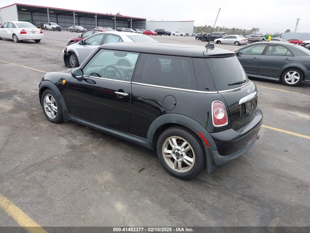 2013 MINI HARDTOP WMWSU3C59DT545590 Photo 2