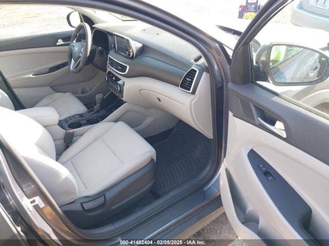 KM8J3CA40MU293178 Hyundai Tucson Value