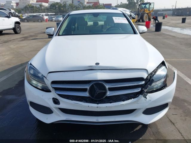 55SWF4JB6HU210940 Mercedes-Benz C 300 Luxury/sport