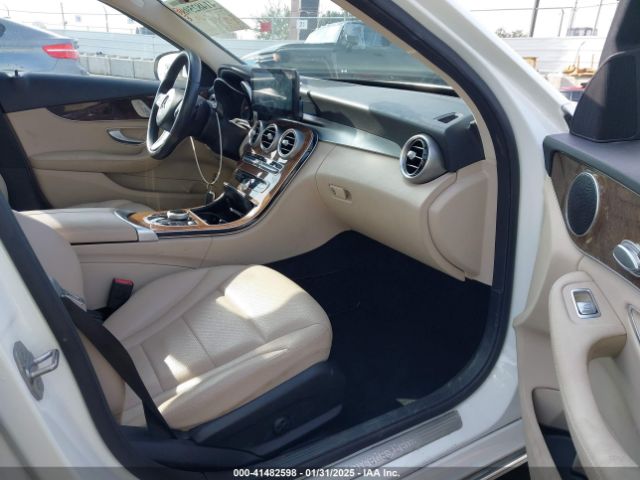 55SWF4JB6HU210940 Mercedes-Benz C 300 Luxury/sport