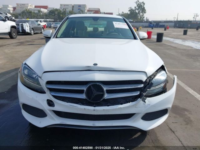 55SWF4JB6HU210940 Mercedes-Benz C 300 Luxury/sport