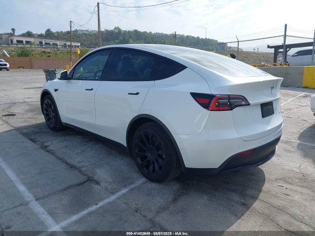 2021 TESLA MODEL Y 5YJYGDEE0MF069451 Photo 2