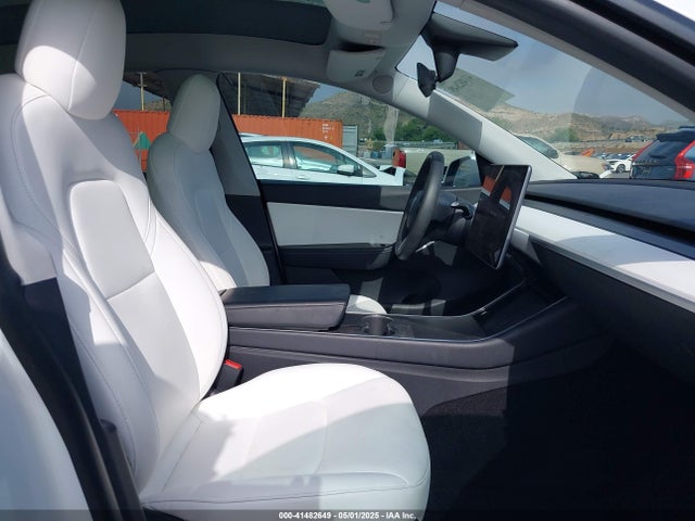 2021 TESLA MODEL Y 5YJYGDEE0MF069451 Photo 4