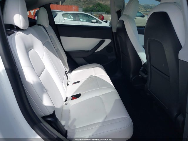 2021 TESLA MODEL Y 5YJYGDEE0MF069451 Photo 7