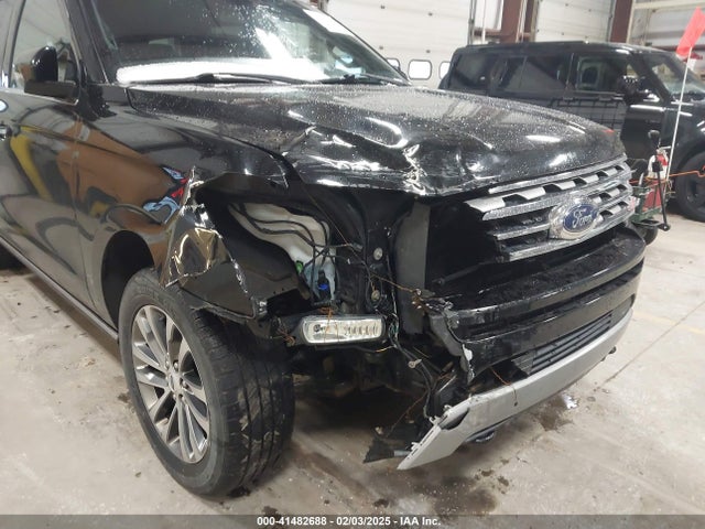 1FMJU2AT7JEA53212 Ford Expedition Limited