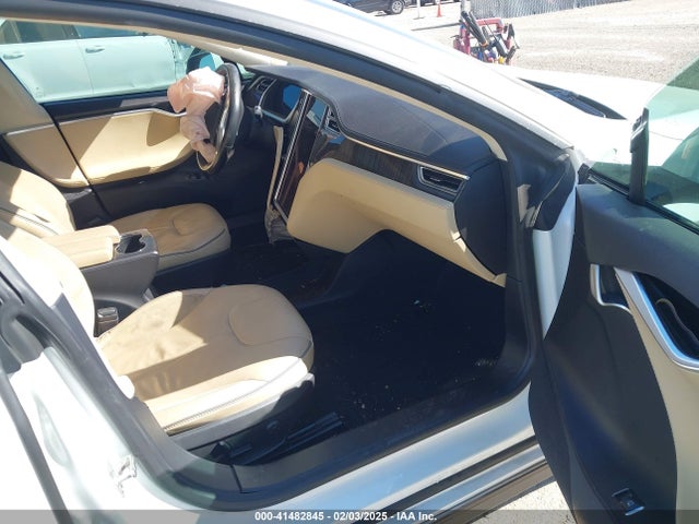 2013 TESLA MODEL S 5YJSA1DP4DFP17057 Photo 4