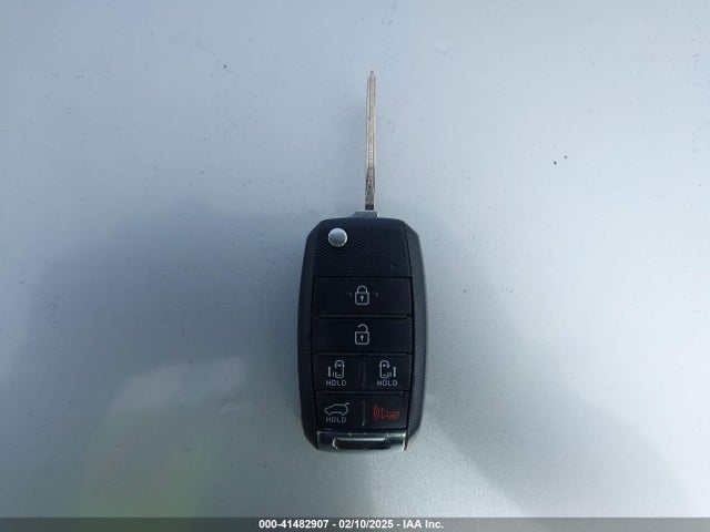 KIA SEDONA LX 2016 KNDMB5C14G6092993 Image 11