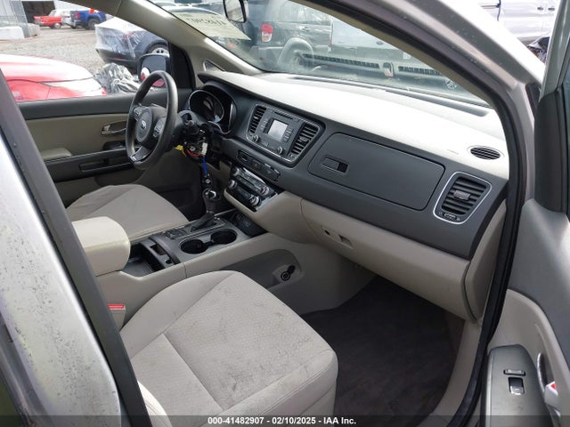 KIA SEDONA LX 2016 KNDMB5C14G6092993 Image 5