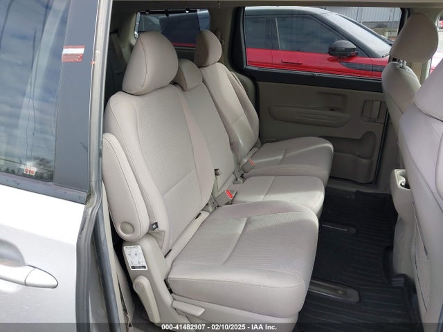 KIA SEDONA LX 2016 KNDMB5C14G6092993 Image 8
