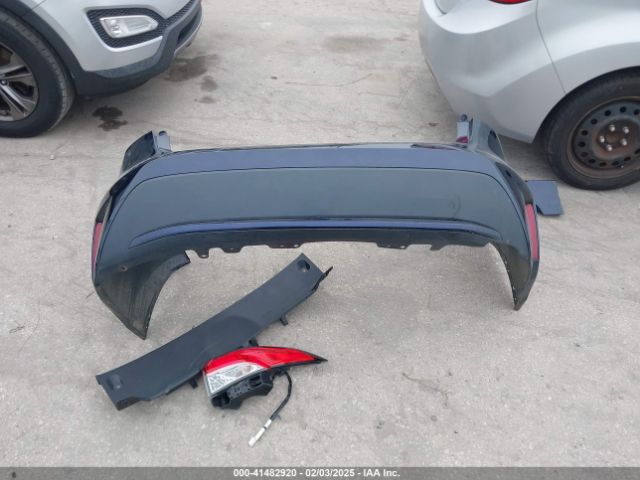 5YFVPMAE9MP215567 Toyota COROLLA LE