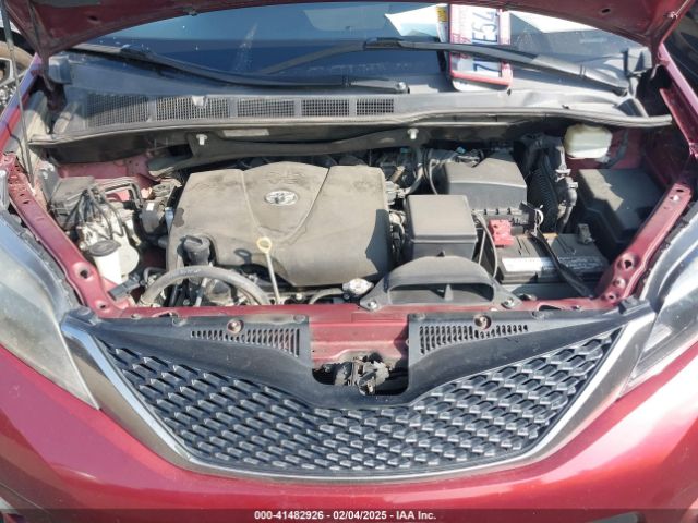 5TDXZ3DC3HS779123 Toyota Sienna Se 8 Passenger