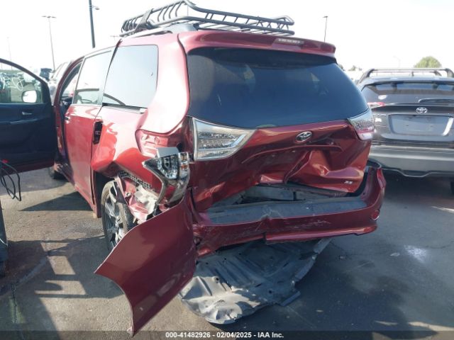 5TDXZ3DC3HS779123 Toyota Sienna Se 8 Passenger