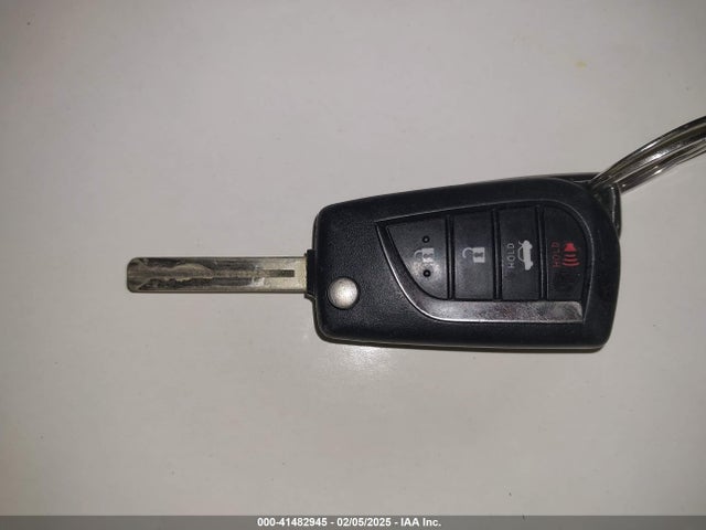 4T1B11HK3JU659309 Toyota CAMRY SE
