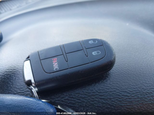 3C4PDCAB5JT535737 Dodge JOURNEY SE