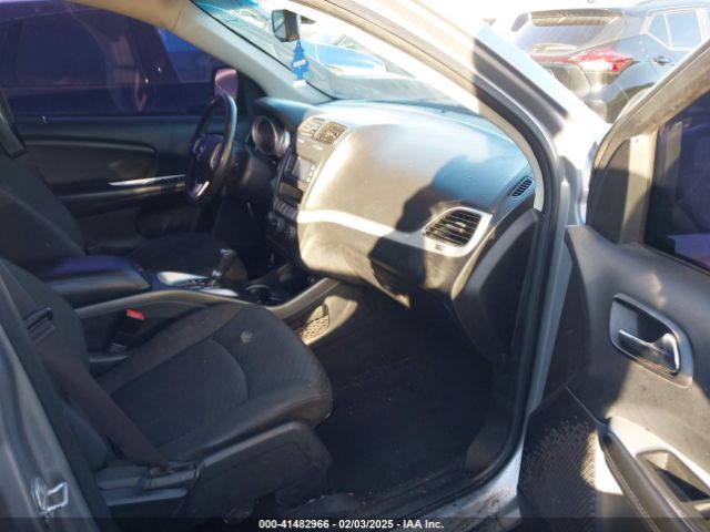 3C4PDCAB5JT535737 Dodge JOURNEY SE