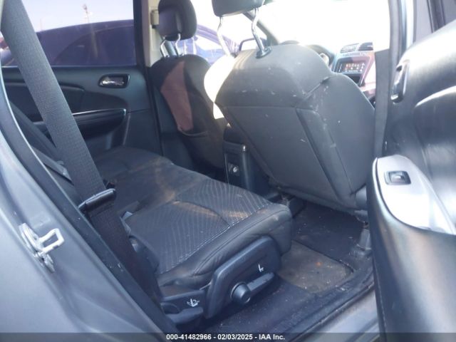 3C4PDCAB5JT535737 Dodge JOURNEY SE