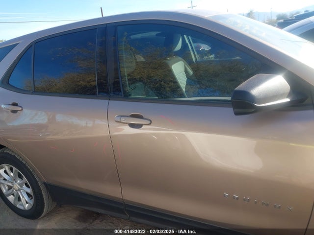 Chevrolet EQUINOX LS 2019 2GNAXHEV2K6215321 Image 14