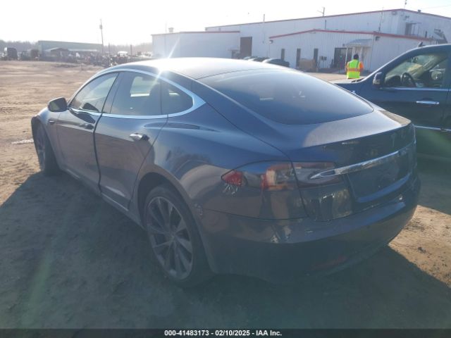 2019 TESLA MODEL S 5YJSA1E2XKF331744 Photo 2