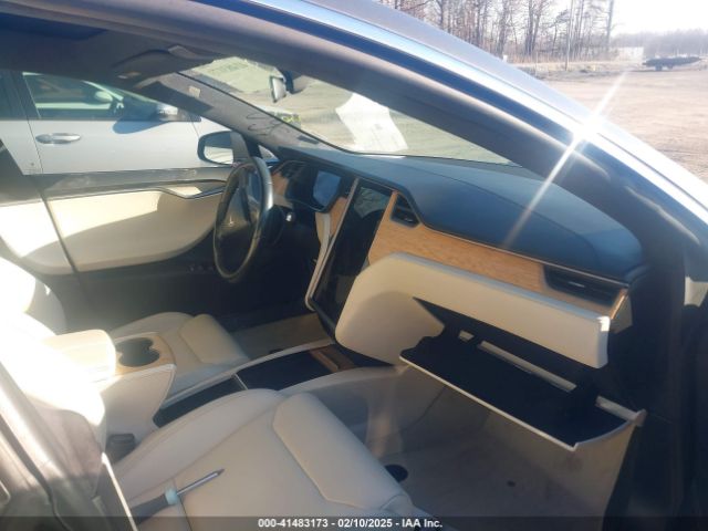 2019 TESLA MODEL S 5YJSA1E2XKF331744 Photo 4