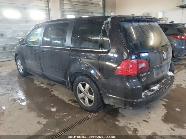 2010 Volkswagen Routan Se მანქანა იყიდება აუქციონზე, vin: 2V4RW3D18AR295937, აუქციონის ნომერი: 41483252