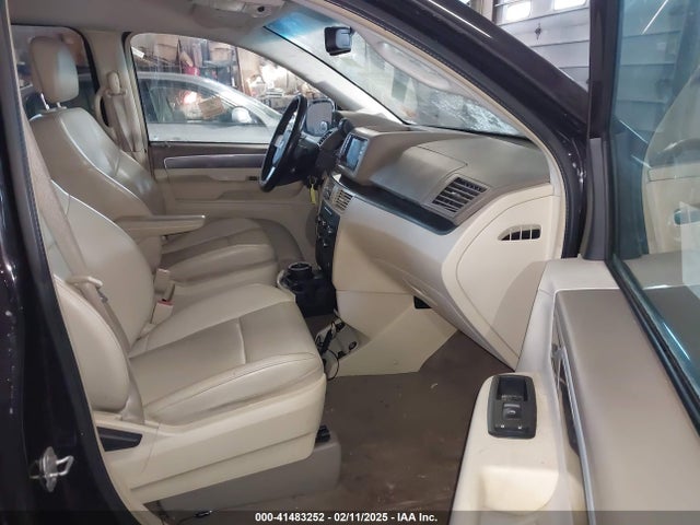 2010 Volkswagen Routan Se მანქანა იყიდება აუქციონზე, vin: 2V4RW3D18AR295937, აუქციონის ნომერი: 41483252