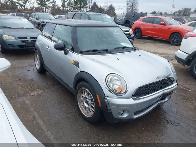 2007 MINI COOPER WMWMF33547TL67420 Photo 0