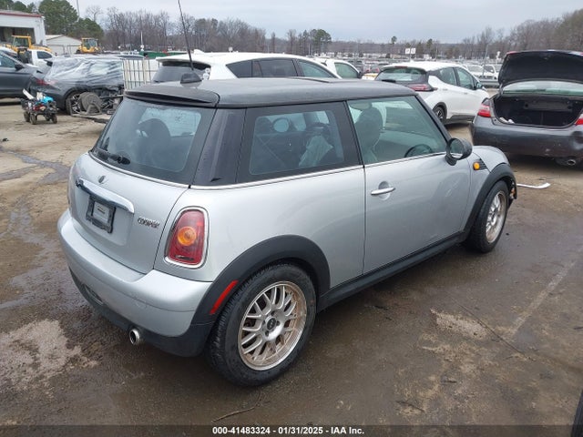 2007 MINI COOPER WMWMF33547TL67420 Photo 3